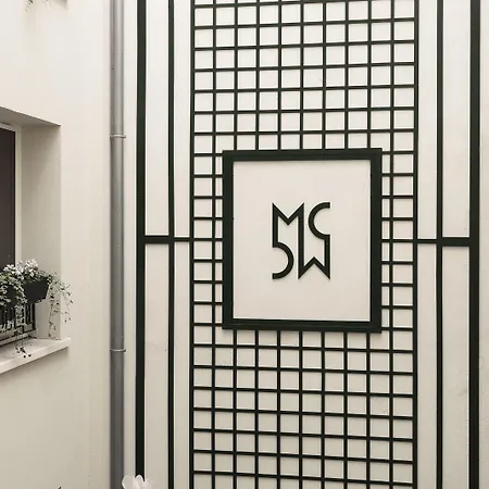Hotel Monsieur Cadet &