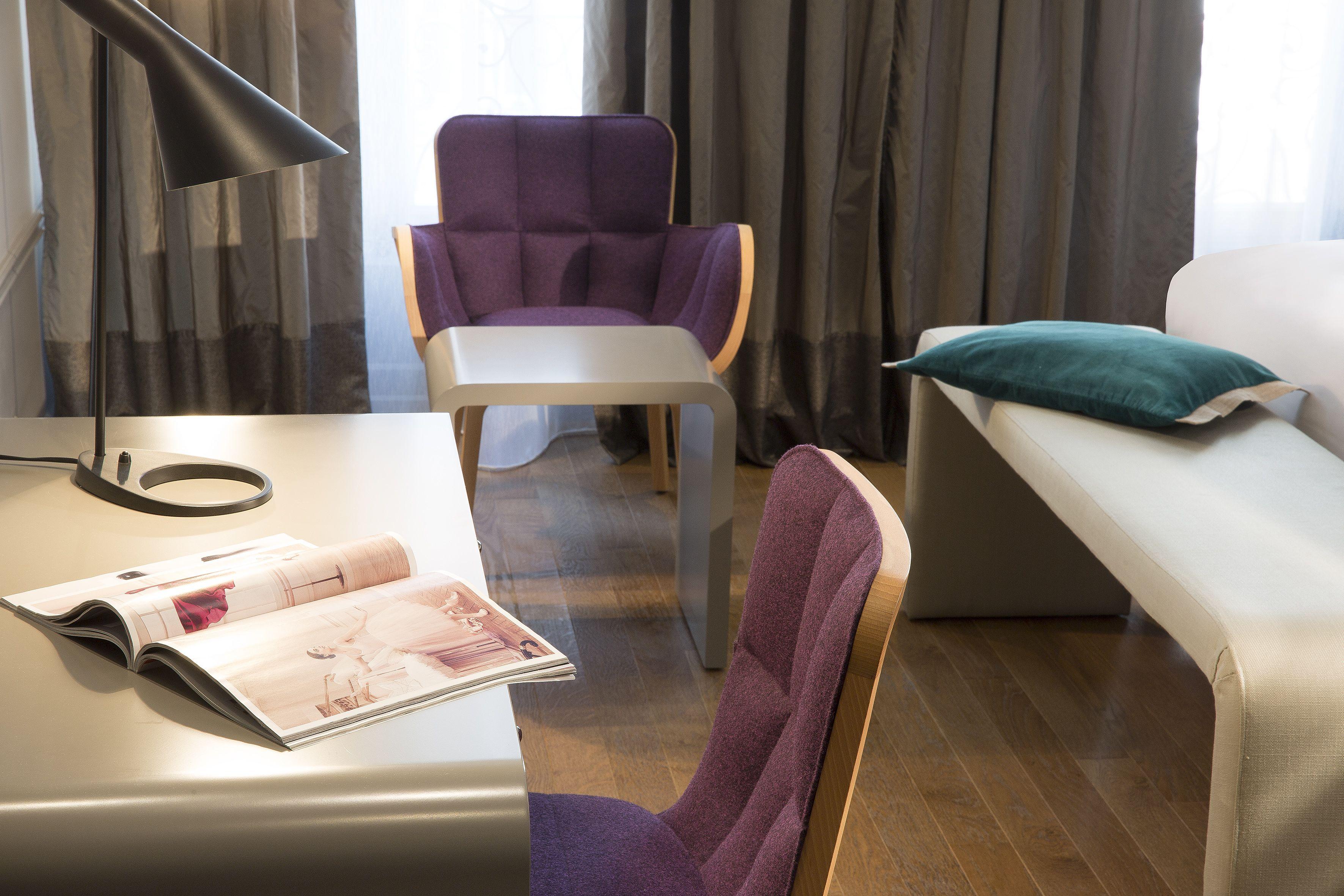 Monsieur Cadet & Hotel Paris