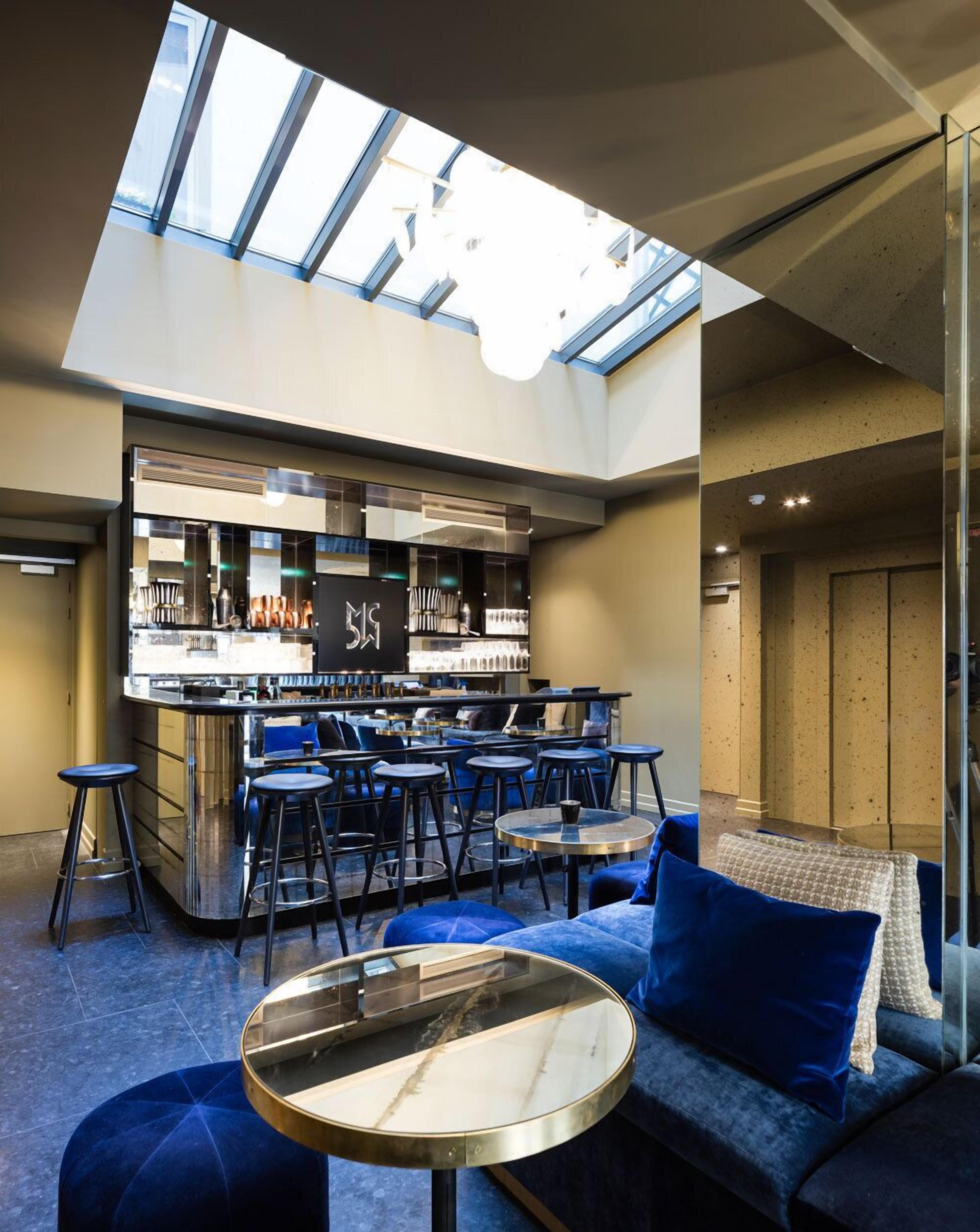 Monsieur Cadet & Hotel Paris