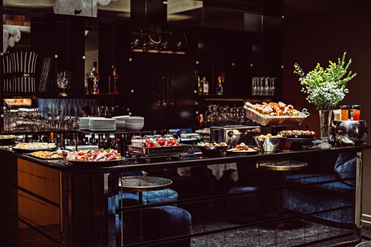 Monsieur Cadet & Paris