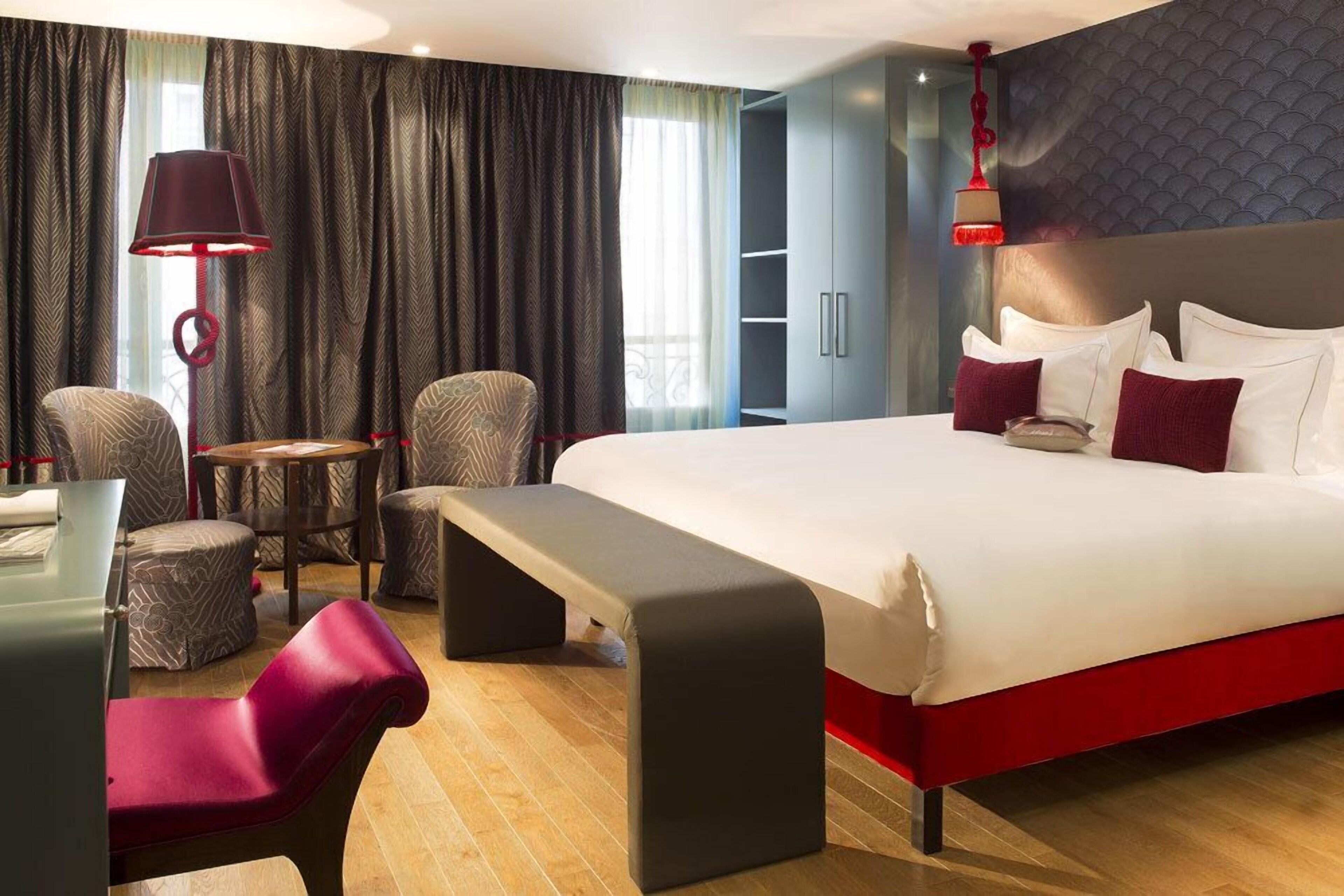 Monsieur Cadet & Hotel Paris